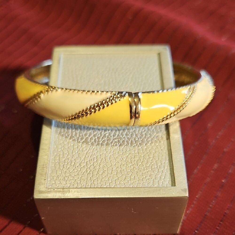 7 Assorted Colorful Bracelets/Bangles - Picture 4 of 8
